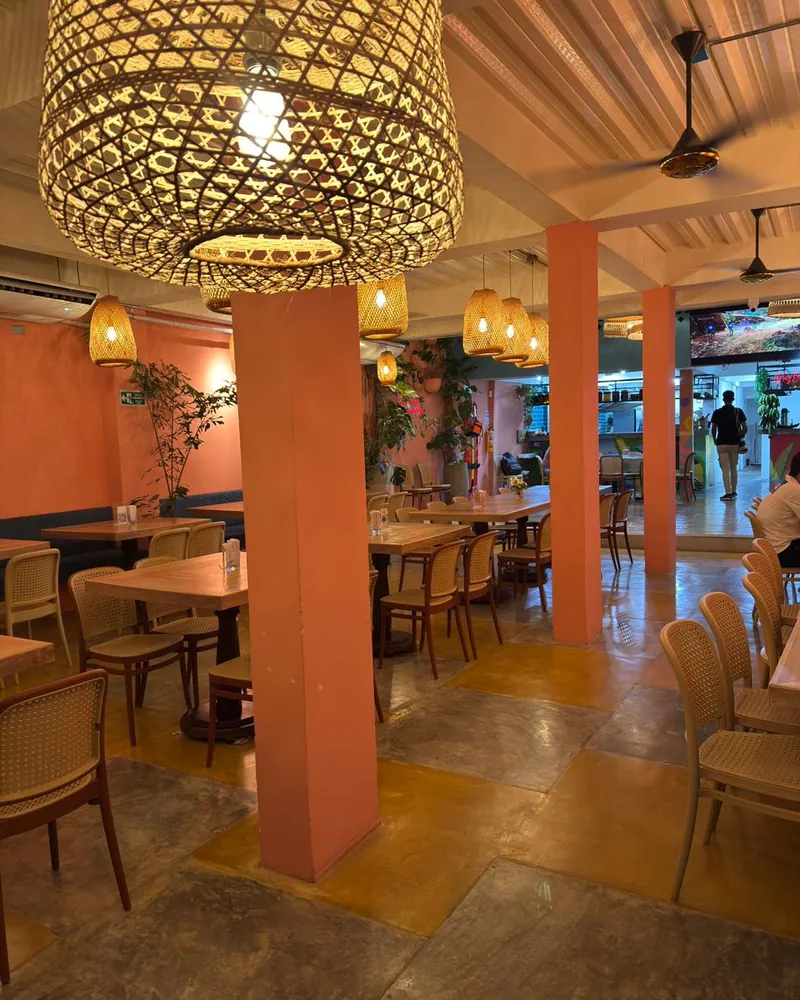 Espacioso salón para eventos en Emilia Cocina